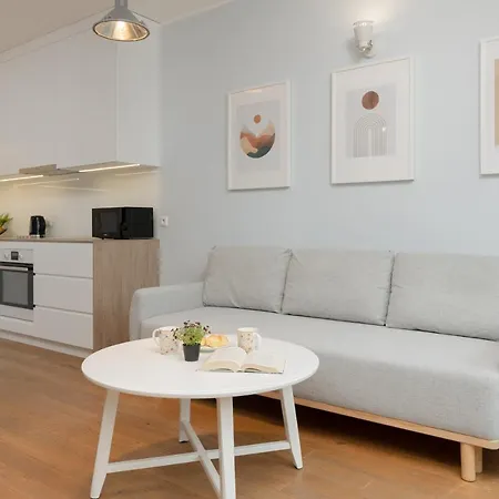 Cozy & Sunny For 4 Guests Kolejowa By Renters Apartmán *