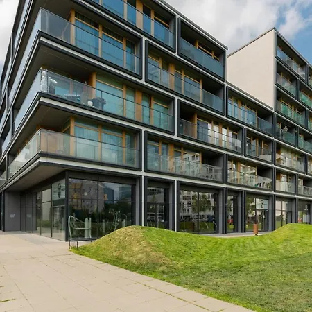 Cozy & Sunny For 4 Guests Kolejowa By Renters Warschau